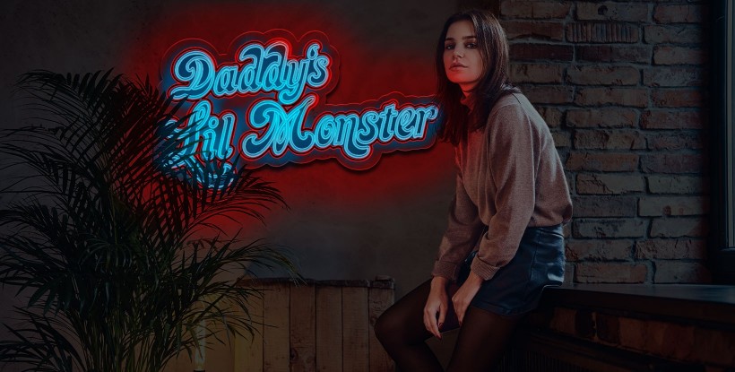 Neón daddy's lil monster