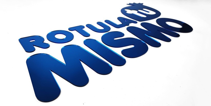 Letras metacrilato espejo azul claro