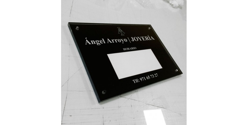 Placa doble de metacrilato horario