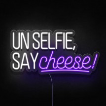 Neón Un selfie, say cheese!