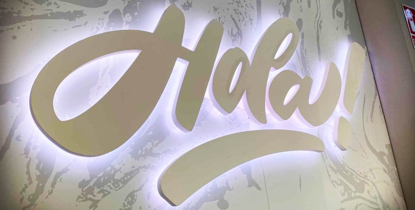 Letras corpóreas retroiluminadas de PVC