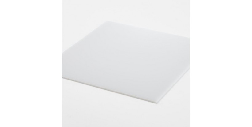 2 planchas de metacrilato blanco opal 300 de 251x 49,5 cm rotuladas con vinilo de corte negro