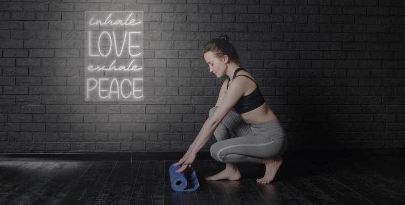 Neón Inhale Love Exhale Peace