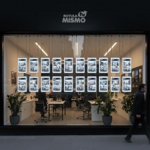 Escaparate inmobiliaria led