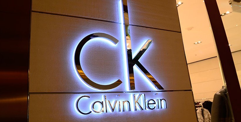 Letras de Acero + Metacrilato Iluminado para tienda Calvin Klein