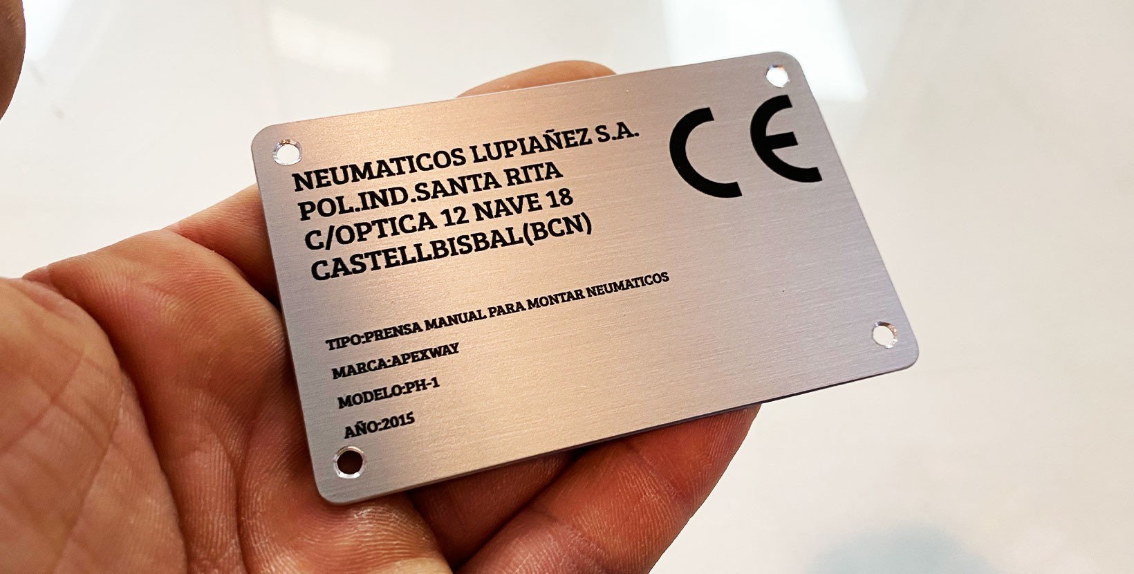 Placas identificativas estándar - Placas de identificación y