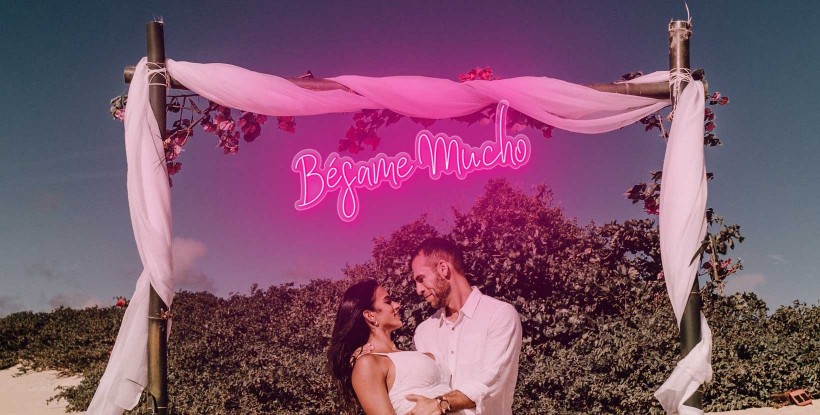 Neón para bodas Bésame Mucho