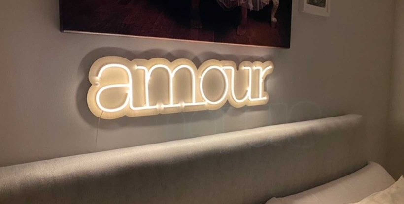Neón Amour en madera