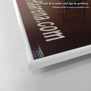 Cartel sin luz, detalle de la unión y del tipo de perfileria