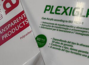 Marcas metacrilato y policarbonato