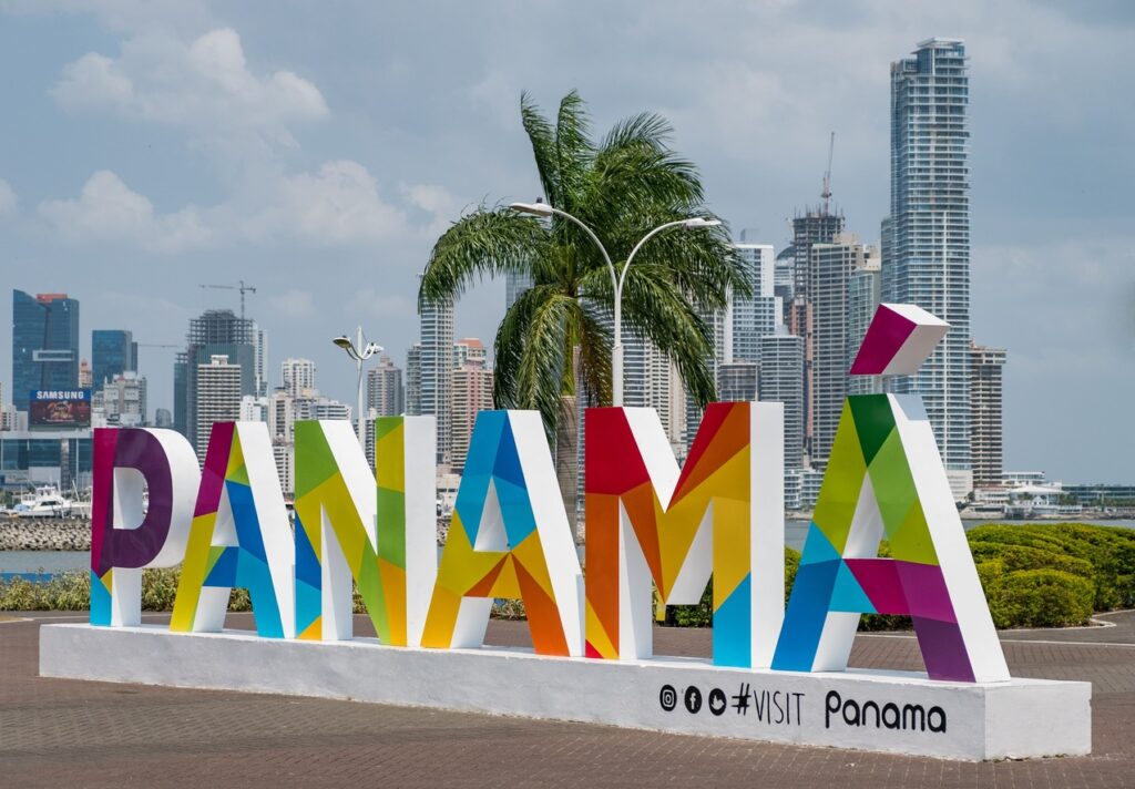 Corporeo gigante ciudad Panama