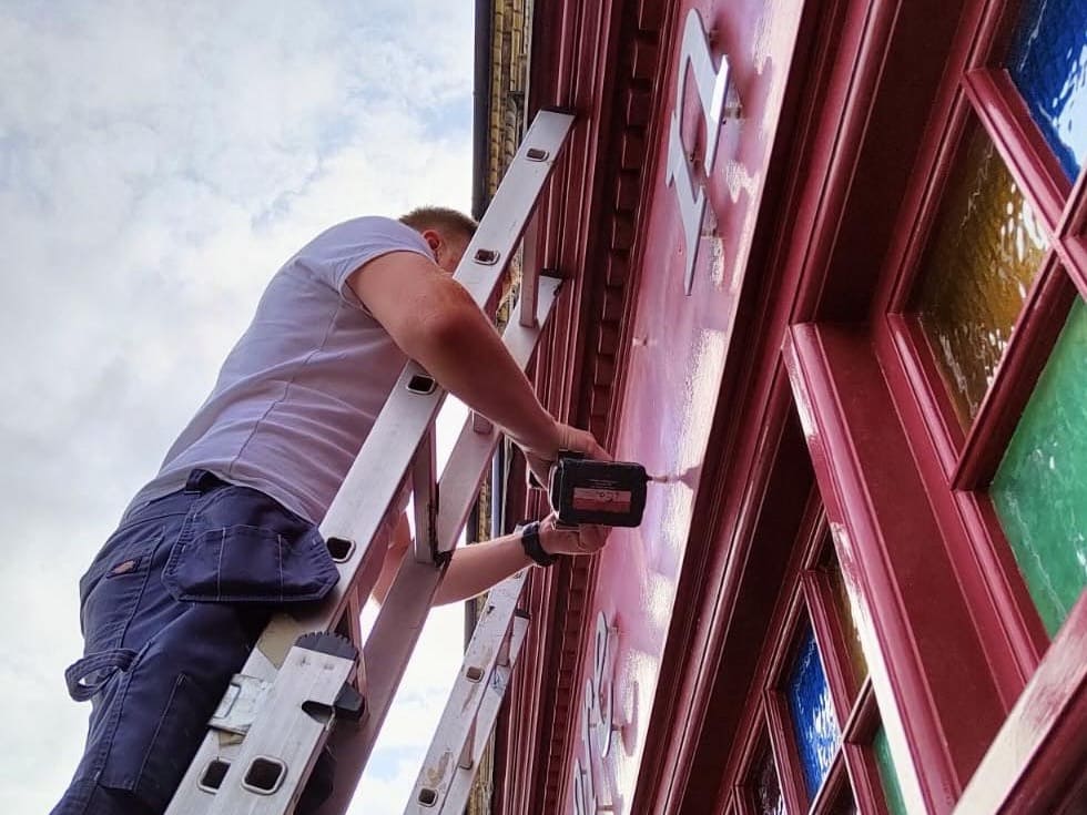 5 prácticas infalibles para prolongar la vida de tus rótulos