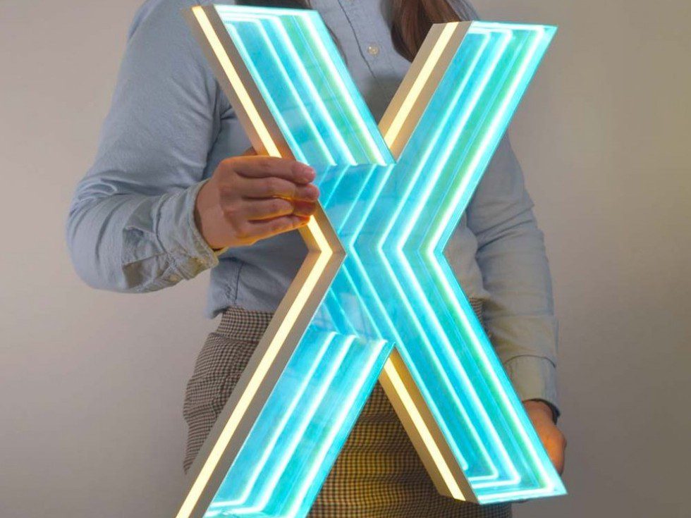 Descubre el impacto visual de las novedosas Letras Espejo Infinito