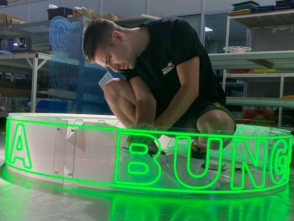 10 ideas de rótulos y letreros que elevarán tu marca